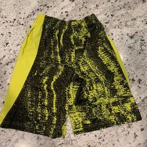 Authentic Nike Shield Lebron James Youth Shorts Sz L Large‎